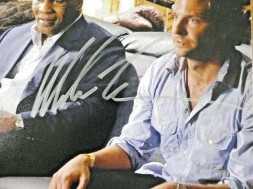 מייק טייסון חתם על תמונת הסרט The Hangover של 16x20 עם מדבקת JSA ללא כרטיס - תמונות אגרוף עם חתימה