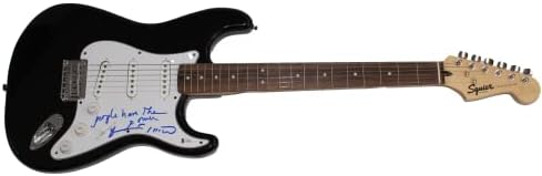 פטי סמית ' חתמה על חתימה בגודל מלא פנדר שחור סטראטוקסטר גיטרה חשמלית עם אנשים יש את כתובת שיר הכוח עם אימות
