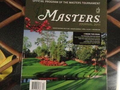 צ ' ארל שוורצל חתם על כתב העת לתוכנית מאסטרס לשנת 2011-מגזיני גולף חתומים