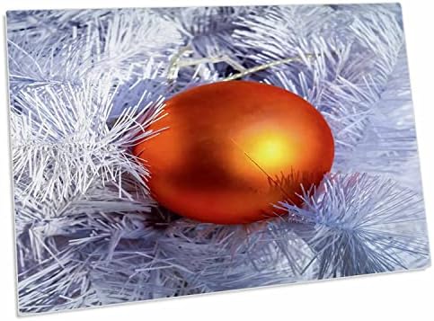 3 תדרו של כדור חג מולד כתום על צבע מלאכותי בצבע כסף - כרית שולחן כרית הנחית מחצלת
