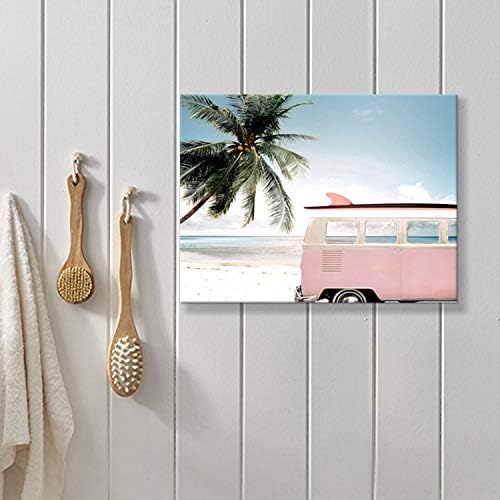תמונת חוף אמנות קיר חוף: מכונית ורודה עם יצירות אמנות גלשן