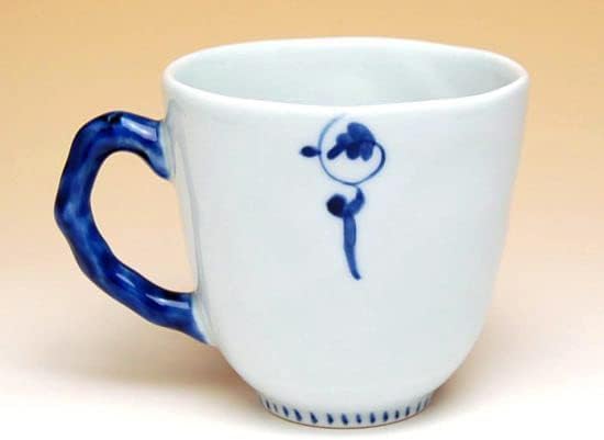 有田 焼 やき もの 市場 ספל קפה קרמיקה יפנית אריטה אימארי כלי מיוצר ביפן חרסינה חנה אובי קראקוסה כחול