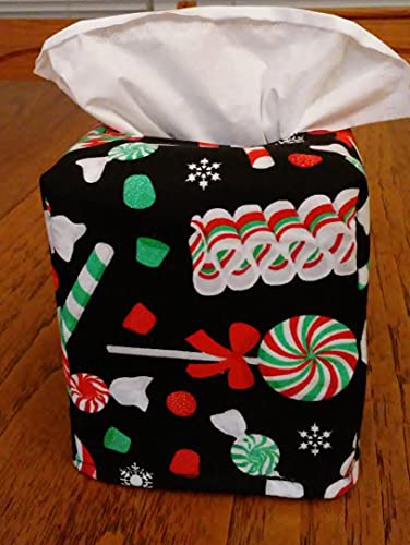 כיסוי קופסאות רקמות, ריבוע, ממתקים לחג המולד על בדים שחורים כיסוי קופסת רקמות מרובעת, בעבודת יד, בעבודת