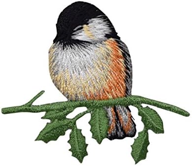 Chickadee - Bird - יושב על ענף - פונה שמאלה - ברזל רקום על התיקון