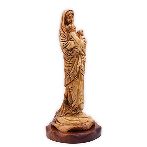 פסל דתי ליום האמהות - פסל של מריה מרים המחזיקה מתנה של אמהות ישו ואמהות כבש - מתנה דתית קתולית לאמהות